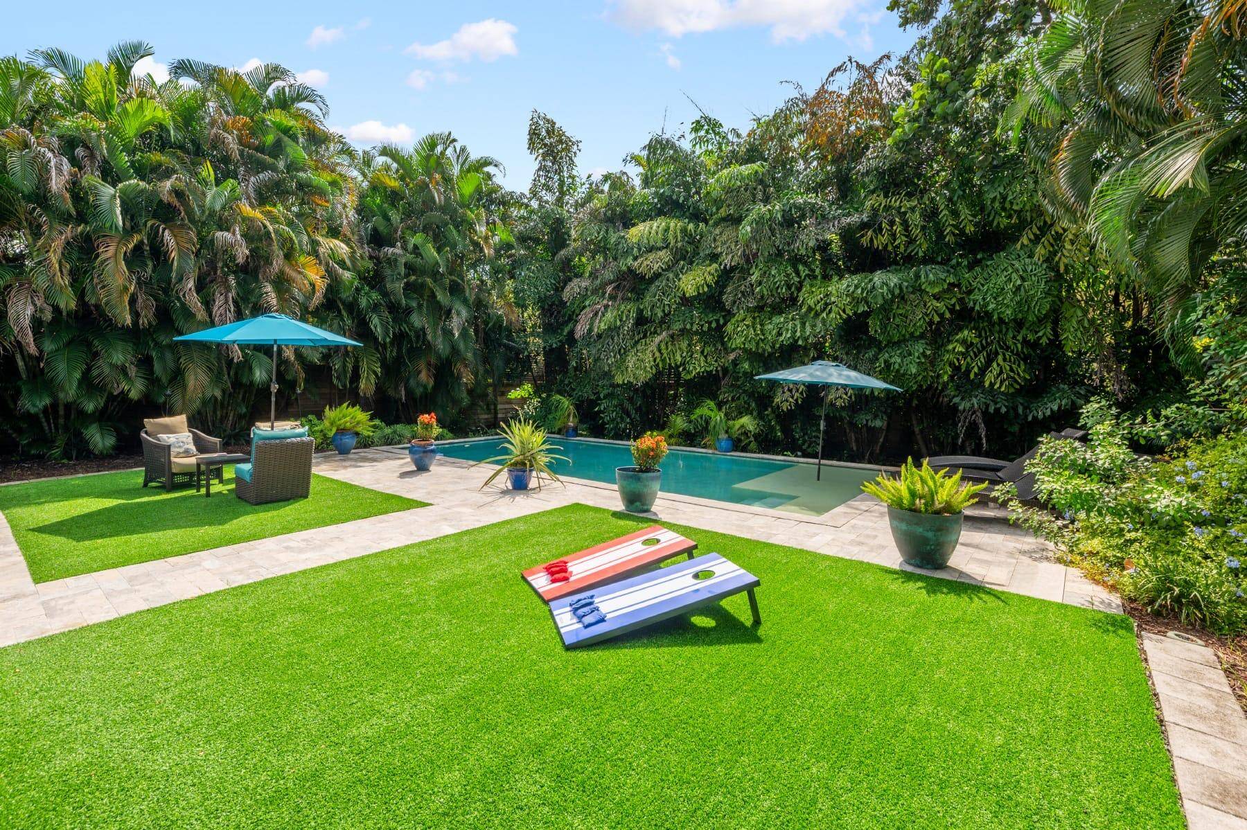 Stunning Mid Century Modern Oasis in Prime Wilton Manors LocationWelcome to this beautifully updated 3 bedroom, 2.