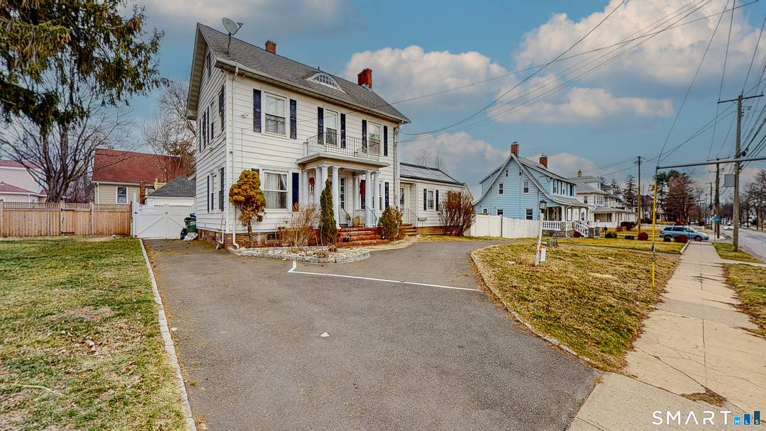 In Law Pool 3 bed 2 Bed. Spacious 3, 369 sq ft home with Central Air, a heated in ground pool, Half Moon Driveway and an in law suite with ...