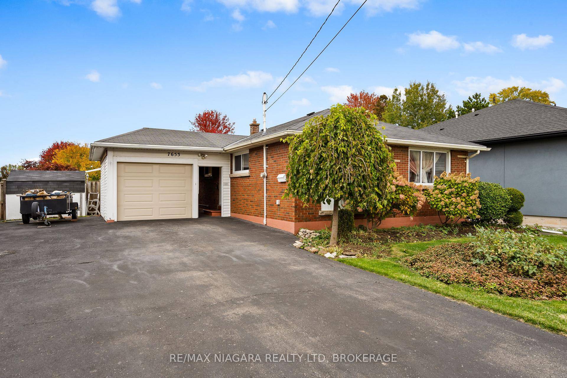 This solid brick 3 bedroom bungalow is located in a highly desirable Niagara Falls neighborhood, close to public transit, schools, shopping, and highway access.