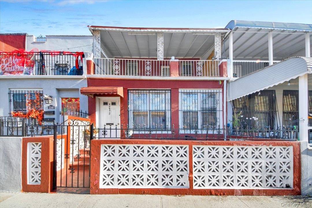 Move right into this brick attached two family home located in the heart of the Soundview Clason Point section of the Bronx.