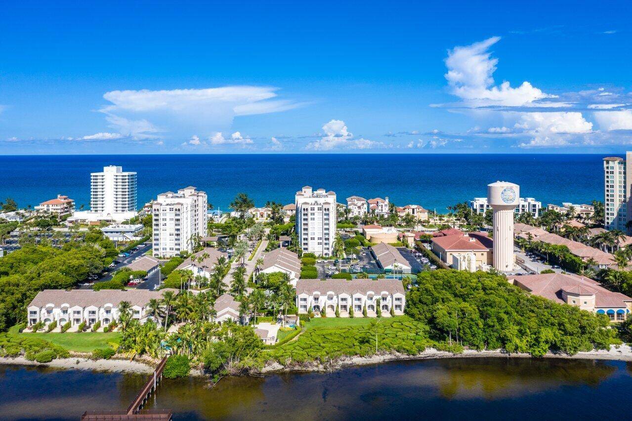 STUNNING DIRECT OCEAN VIEW !