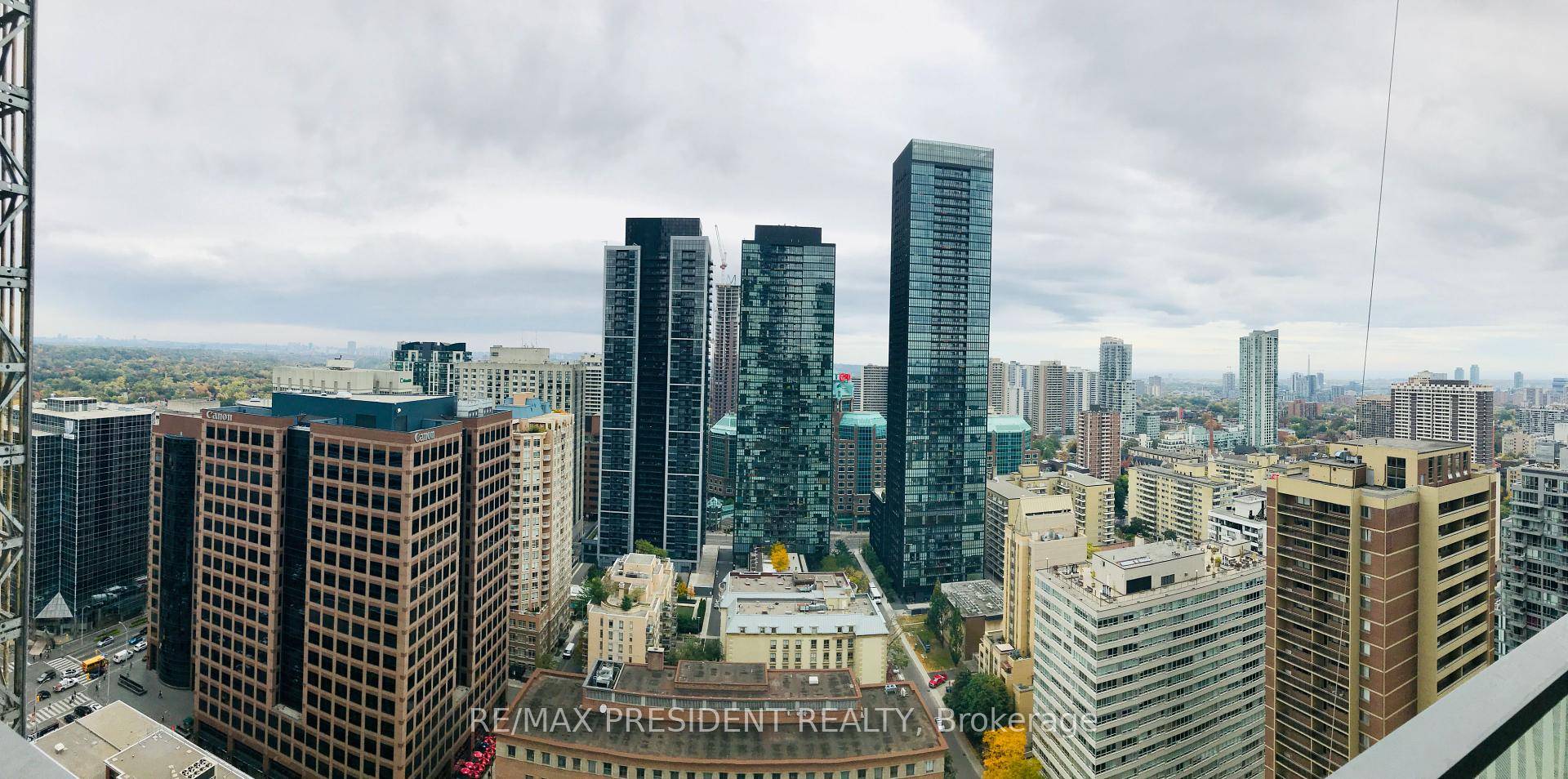 Spacious Sun Filled Luxury 2 Bedroom East Facing Unit with Huge Balcony.