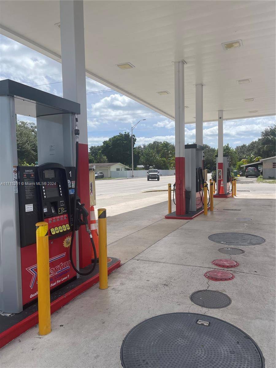 Two gas stations sold together, 16300 NE 6th ave and 5701 SW 24st, business very profitable.