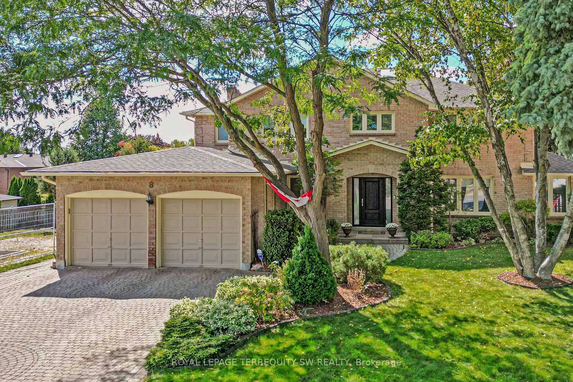Tucked away on a quiet cul de sac in one of Brampton's most established enclaves, 8 Chalmers Court offers an exceptional balance of elegance, comfort, and family functionality.