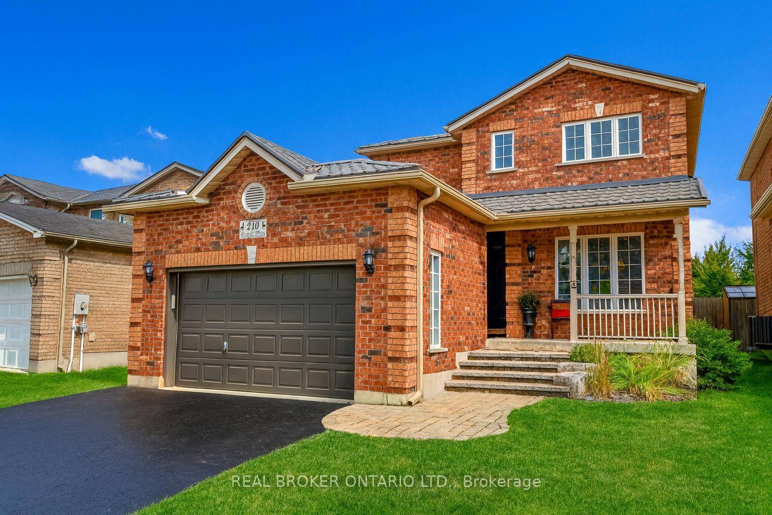 Welcome to 210 Pringle Drive, a well maintained and move in ready home located in the desirable central west end of Barrie.