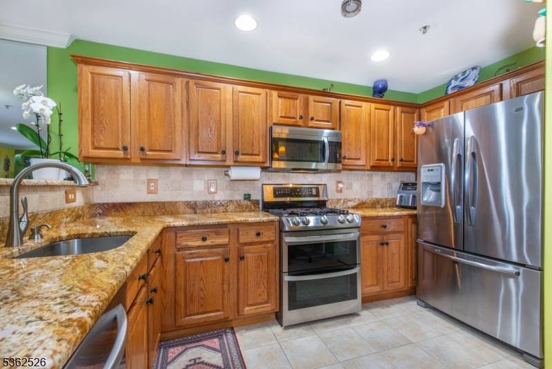 Desirable Summit Falls townhome with gorgeous mountain views.