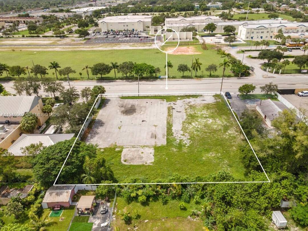 VERSATILE COMMERCIAL ZONING ENDLESS POSSIBILITIES This prime 32, 374 sqft site is professionally designed and perfect for a used car dealership with turn key ready layout for vehicle display and ...