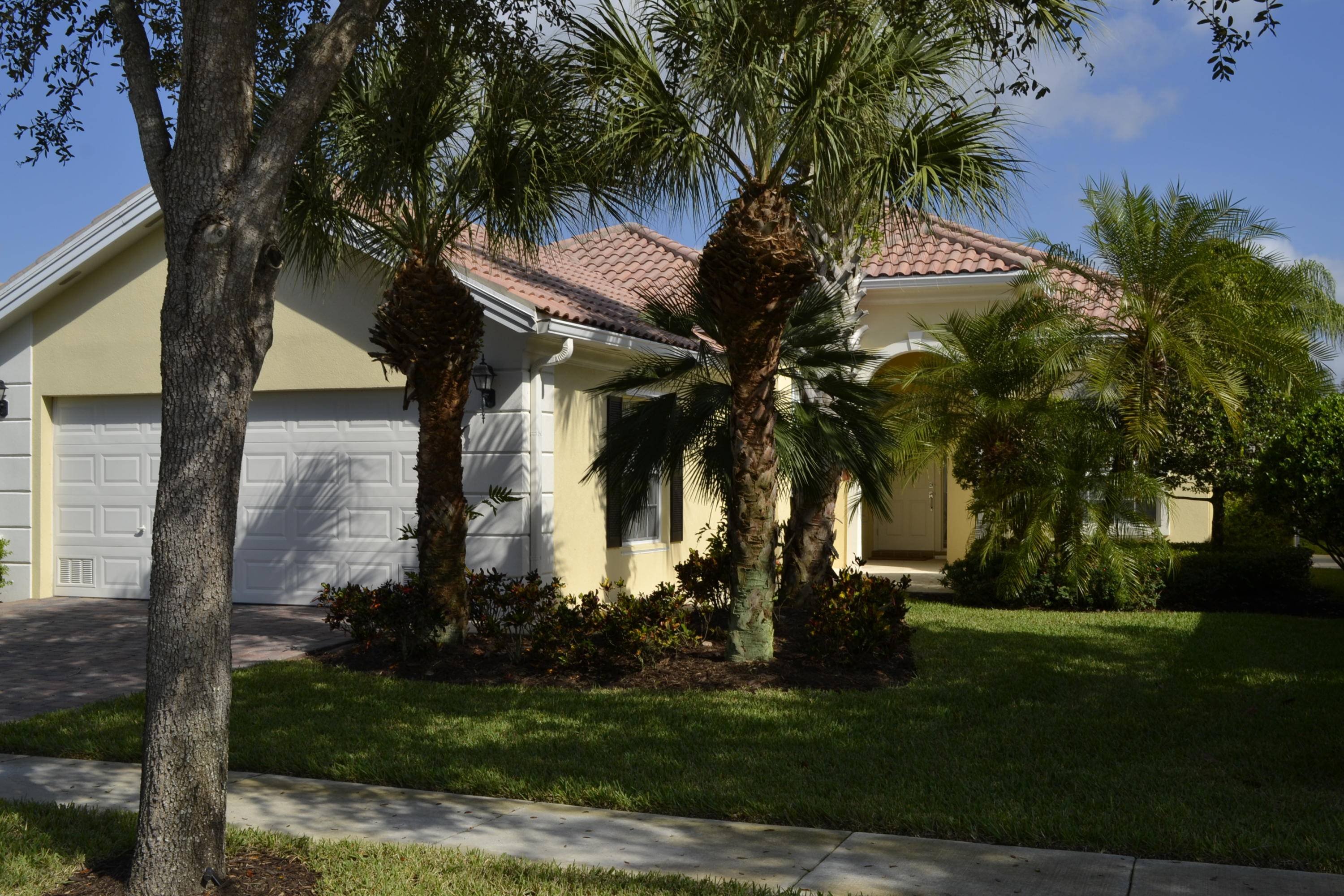 Great opportunity to rent for the Season !