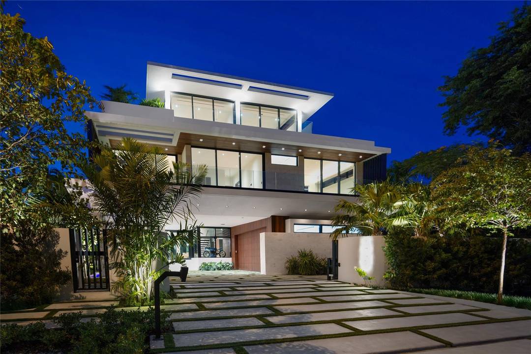 Welcome to Eleven Rio a tropical modern 3 story poured in place concrete custom residence setting a new bar in East Lauderdale.
