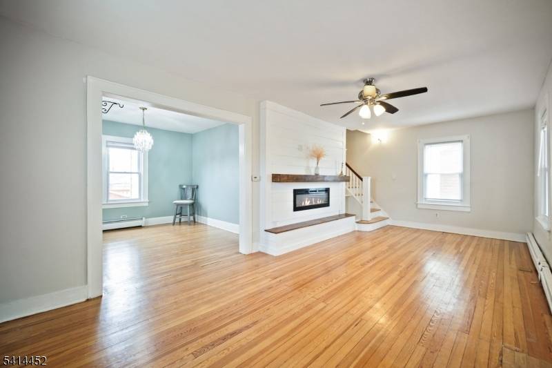 Stunning Colonial in North Plainfield 3 bedrooms, 1.