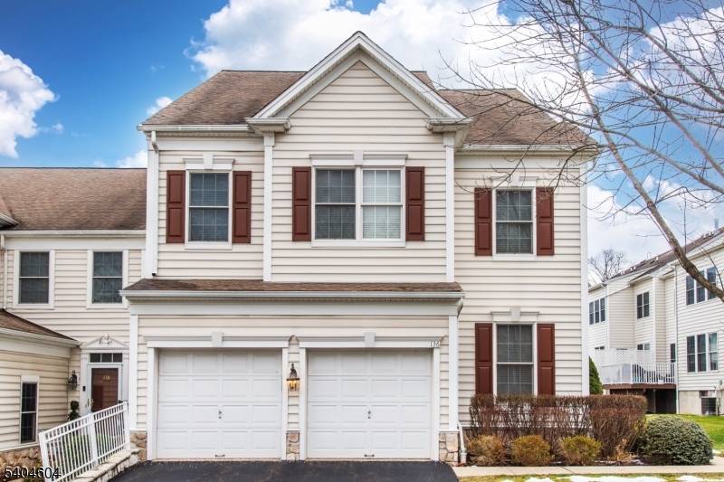 Spacious and sun filled end unit Hemswell Model townhome offering approximately 4, 120 sq ft including the fully finished basement.