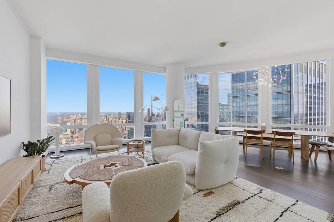 Experience the Ultimate Lifestyle in This Fully Furnished Corner Three Bedroom Residence Experience the pinnacle of luxury living in this gracious, fully furnished corner three bedroom home at 35 Hudson ...