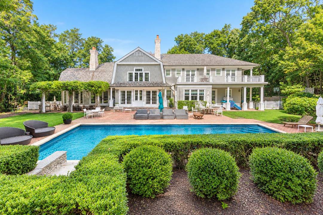 Gorgeous 5 Bedroom Post Modern