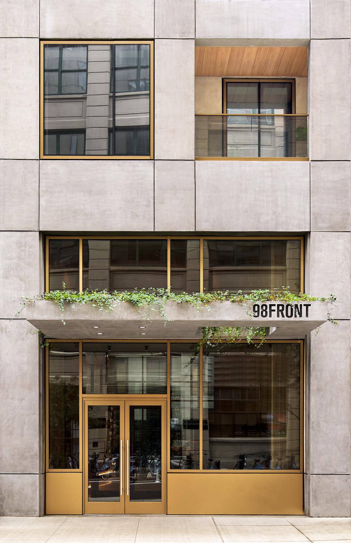 Meticulously curated and space efficient details throughout maximize your ability to stretch out, while providing every resource you need to keep things running smoothly.