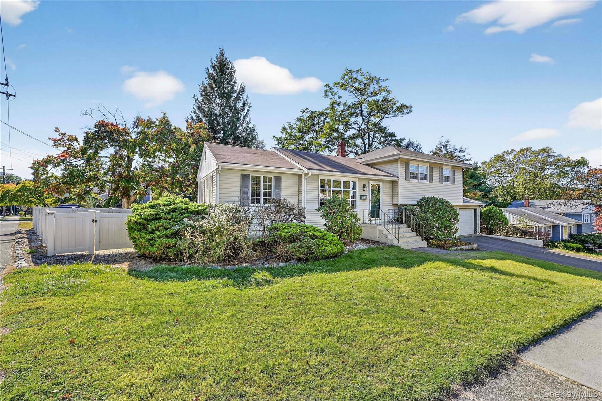 Beautiful and Expanded Split in One of Suffern s Most Sought After Neighborhoods Set on a corner lot, this thoughtfully expanded Split offers over 1, 600 square feet of finished ...