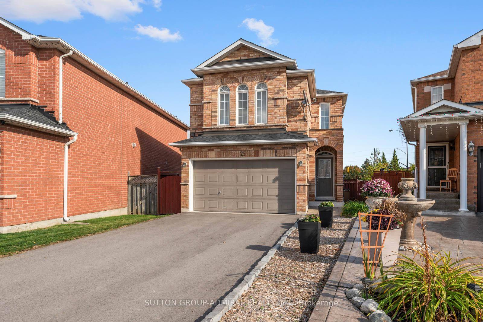 Welcome to this beautifully maintained 4 1 bedroom, 4 bath detached home in the highly desirable West Woodbridge community a neighborhood known for its mature trees, quiet streets, and strong ...