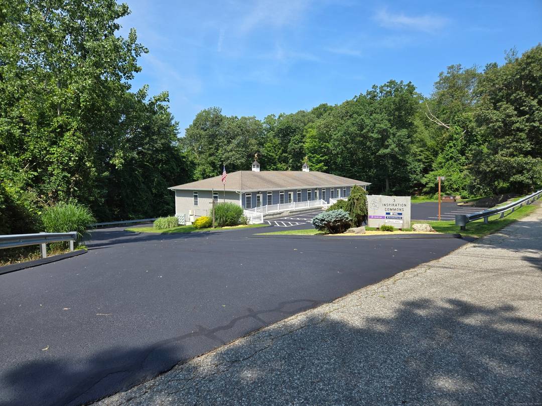 Class A Office Space Move In Ready 4, 000 SF No CAM Charges Lots of Parking.