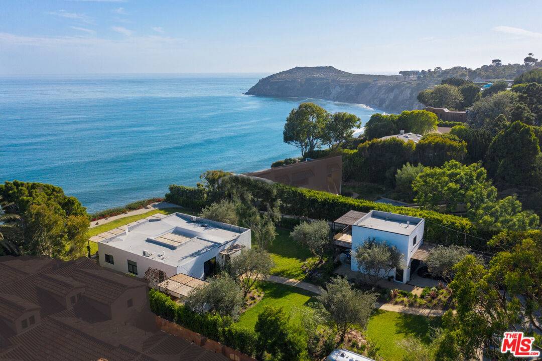 28926   Cliffside Dr Malibu LA