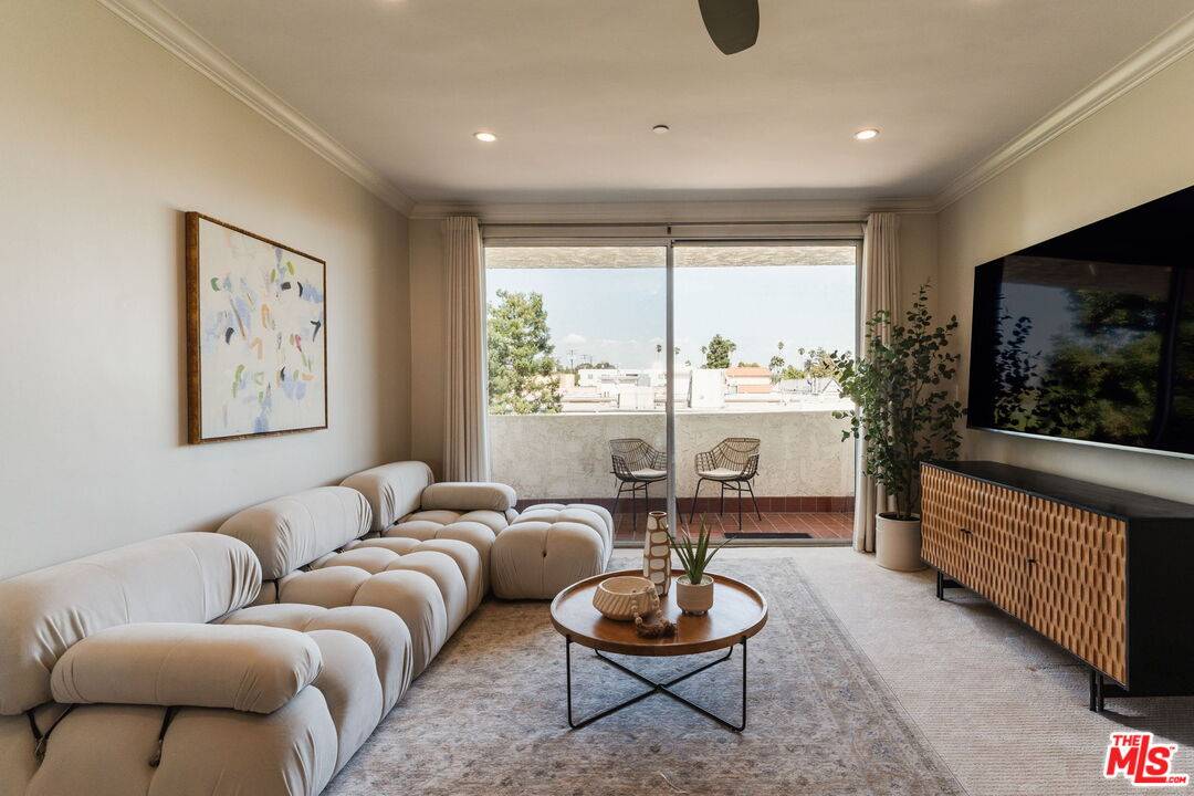 125   Montana Ave 1BR Santa Monica La