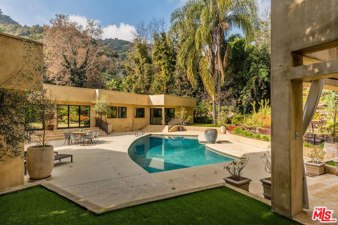 1634   Benedict Canyon Dr 5BR Beverly Hills Post Office | B.H.P.O. La