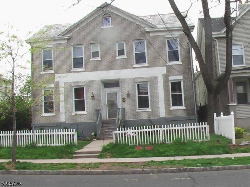 Large 5 Br, 3 B Colonial with 2 living Rm, 2 dining Rm, 2Kit on a lg lot need TLC Walking distance to Main St, Shops and Somerset County Court ...