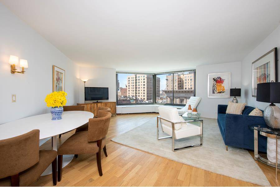 This sundrenched 2 Bed, 2 bath condo, in the coveted Carnegie Hill Tower, has southern and western exposures with an open view down Madison Avenue and a peek of the ...