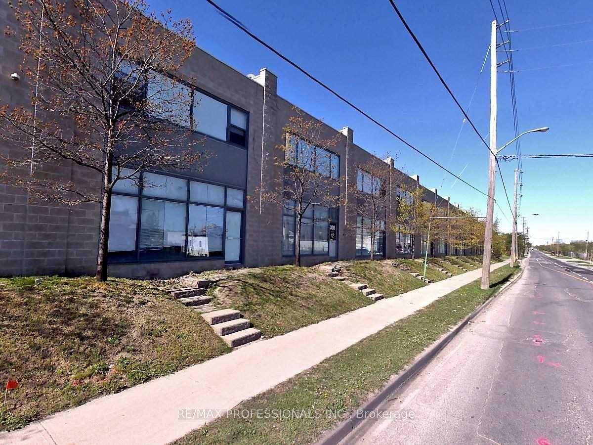 End Unit consisting of approximately 1300sqft on two levels.