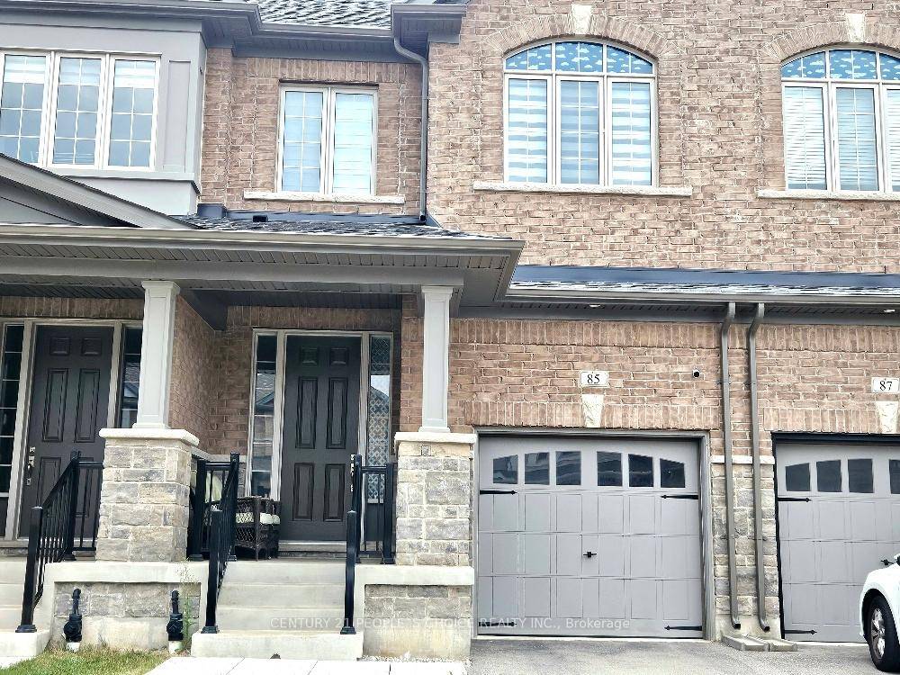 Beautiful 3 year old spacious 2 Story freehold Townhouse.