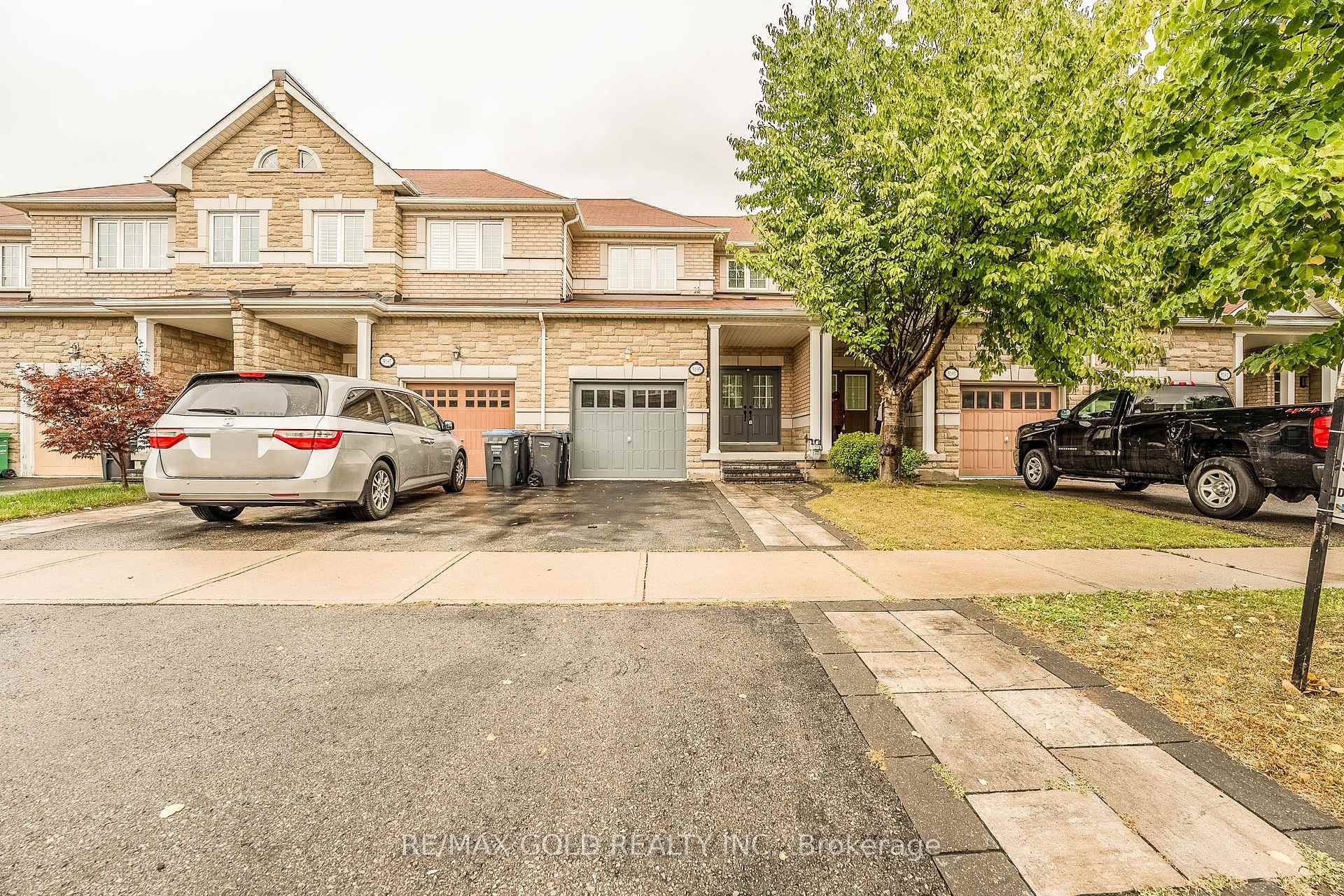 Welcome to 5195 Angel Stone a 2 storey, 3 Bedrooms, 4 Wr.