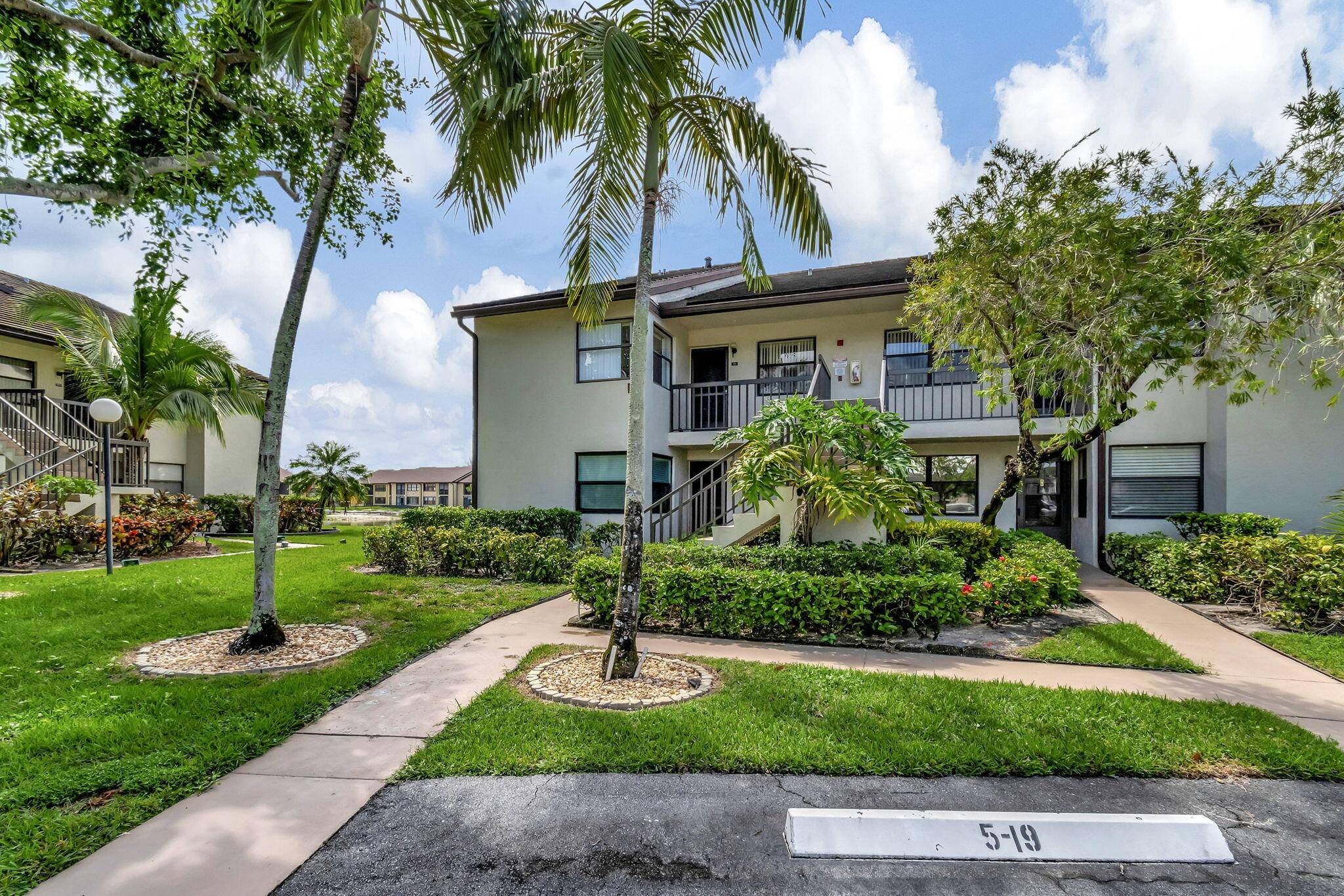 Discover this beautiful 3 bedroom, 2 bath corner condo in the desirable 55 community of Lucerne Point, perfectly situated in Lake Worth, just minutes from Wellington's shopping, dining, and entertainment.
