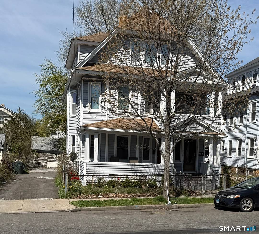 New Listing ! Beautiful and spacious legal 3 family home located in the desirable East Side of Bridgeport offering approximately 3, 425 square feet of living space.
