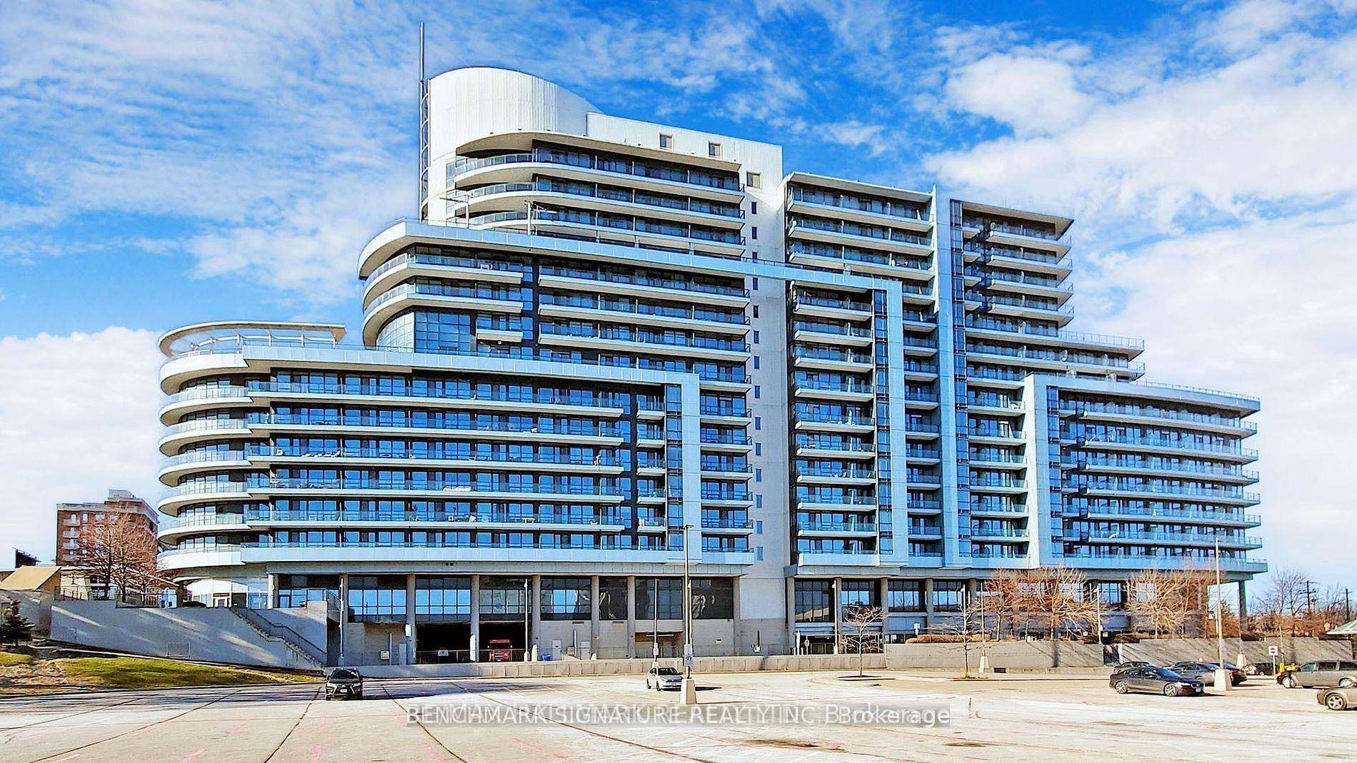 Move into one of the most upscale building at the heart of Bayview Village.