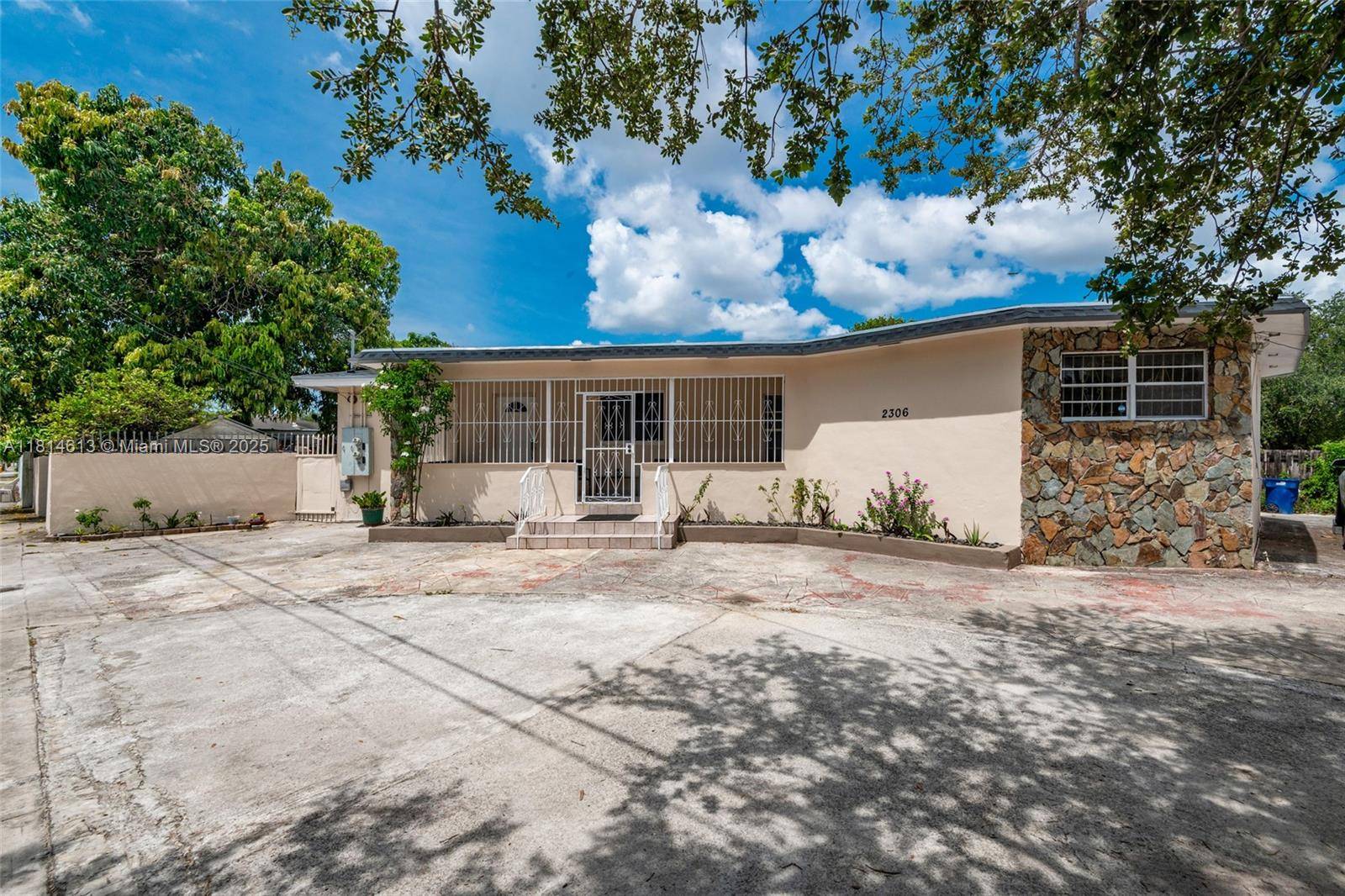 ATTENTION INVESTORS ! Huge corner duplex with 2, 656 SF of living space on 8, 800 SF lot in Miami s West Little River.