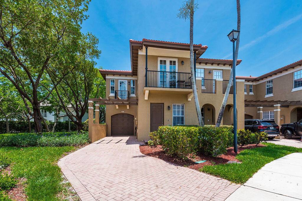 Stunning corner unit with 3 bedrooms and 3.