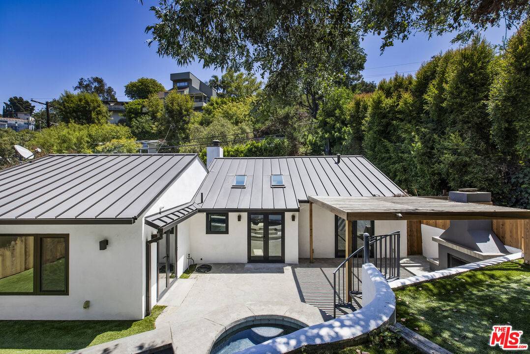 2425 Rinconia Dr 3BR Hollywood Hills East La