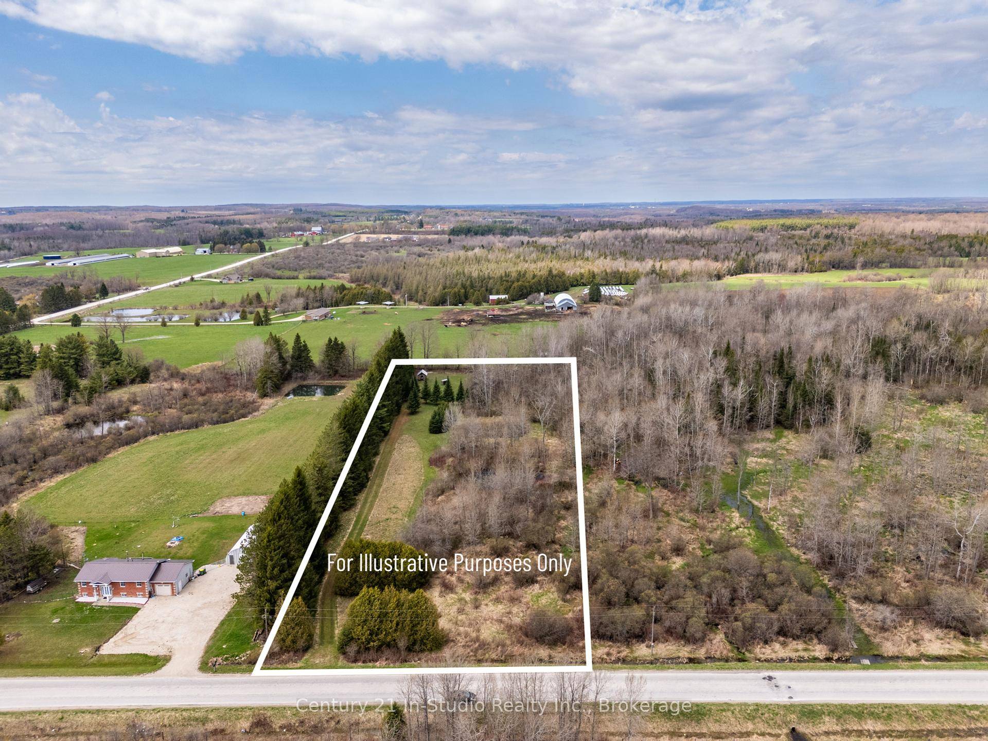 3 Acres in Grey Highlands !