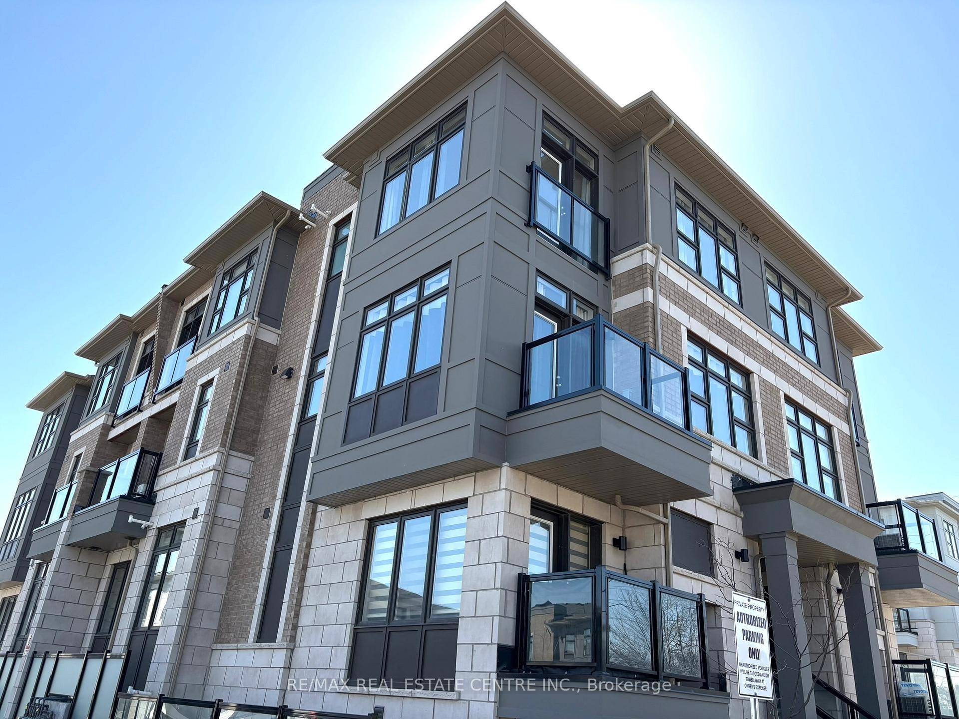 Welcome To 306 10 Halliford Place !