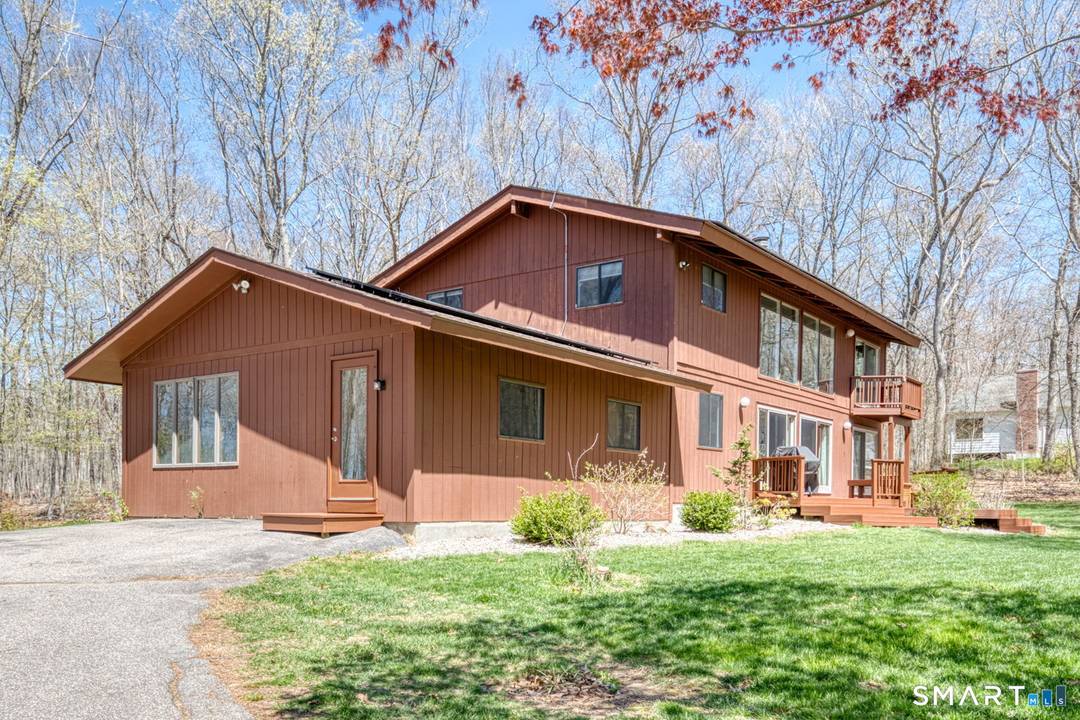 Welcome to 129 Sawmill Brook !