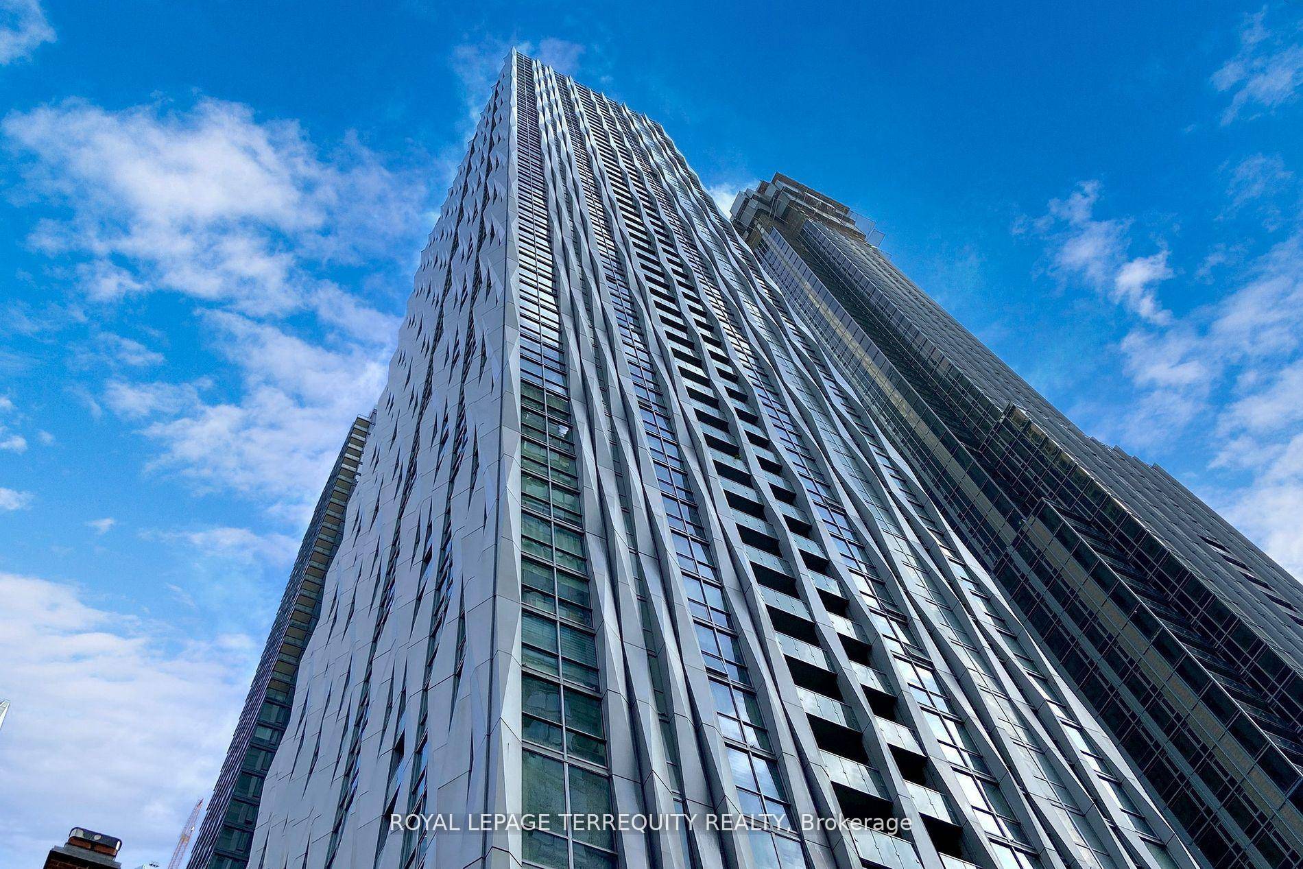 Step into a world of unparalleled luxury and sophistication at 1 Yorkville, where modern design meets the finest in urban living.