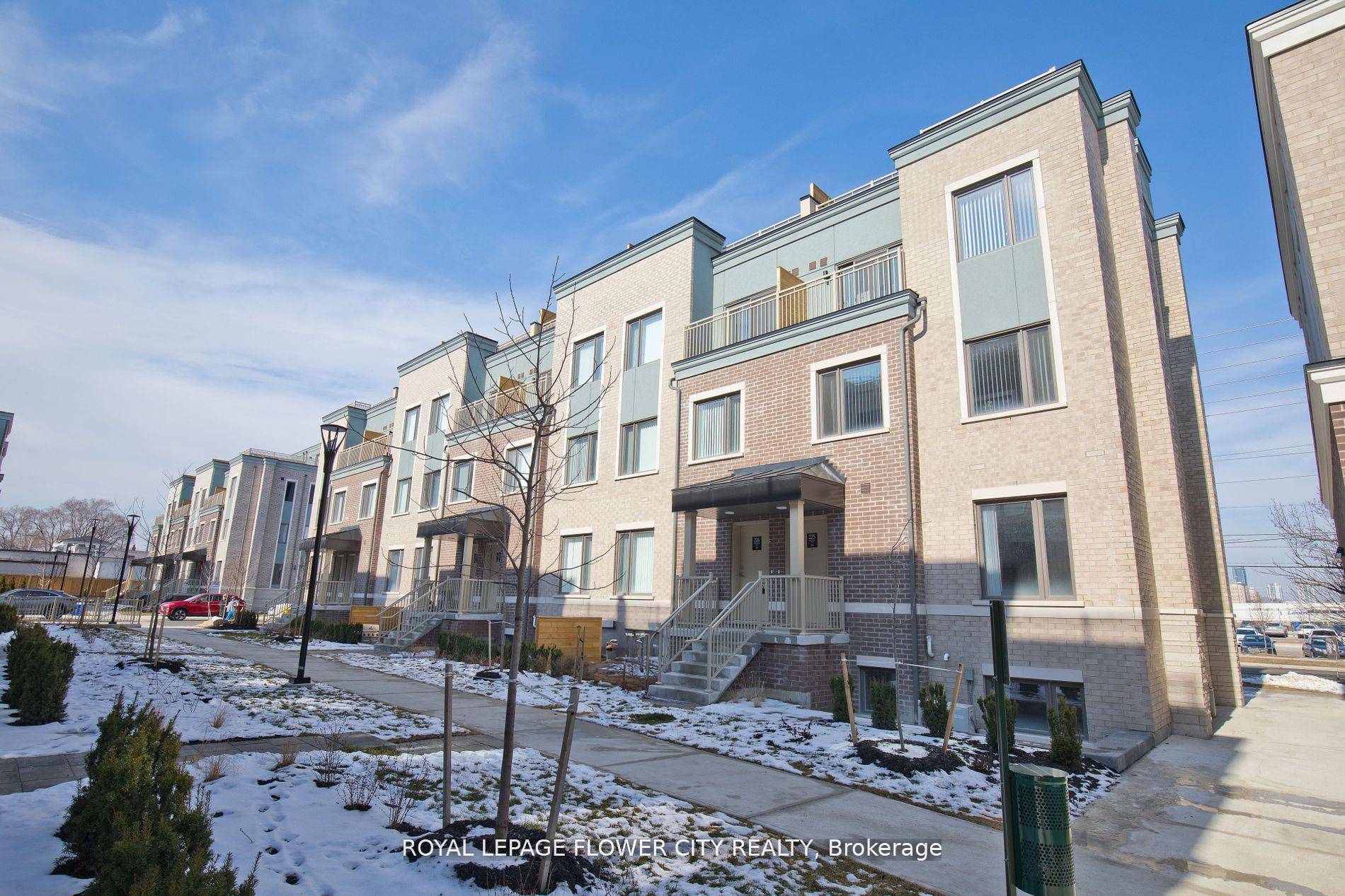 Welcome To Beautiful Newer 1187 Sqft End Unit Luxury Home On Level 1 In South Etobicoke, Unique Contemporary Architecture, 9 FT Ceilings On The Main Level, Quartz Countertops, Stainless Steel ...
