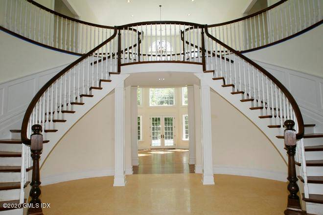 Elegant Rental with spacious social distancing room for family and friends.