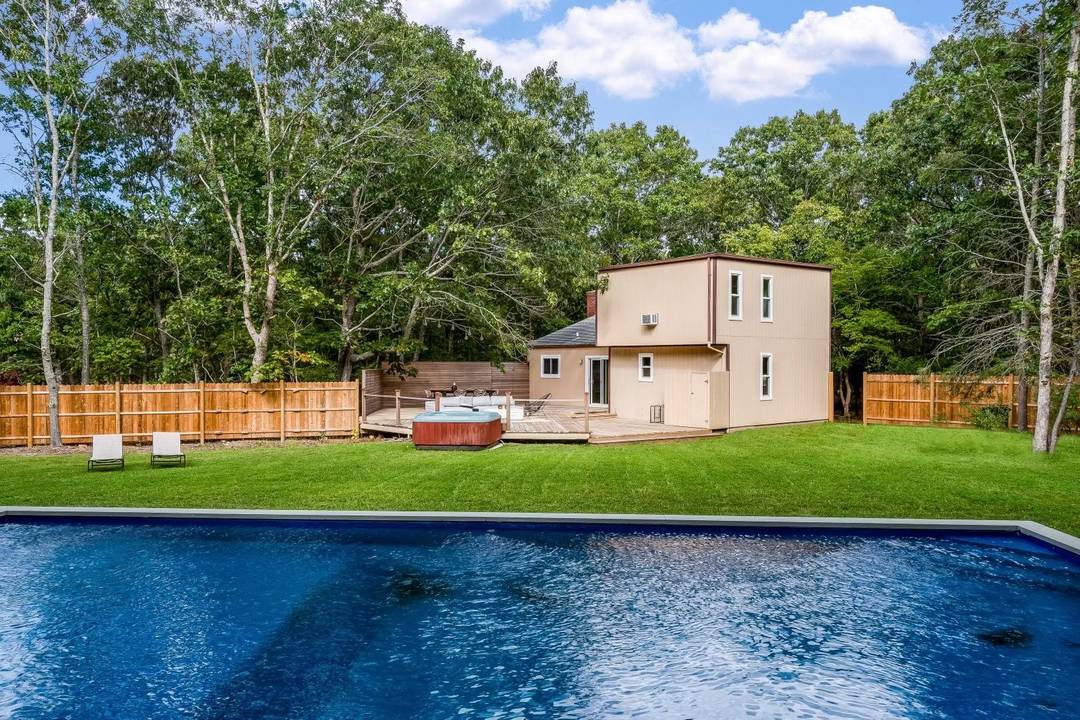 Newly Renovated Year Round Rental Near Gardiners Bay