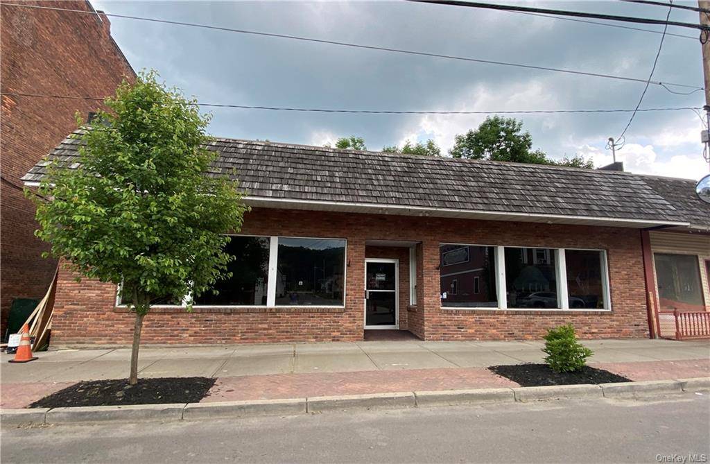 Presenting The Pheasant Tail Tavern, an exquisitely renovated turnkey restaurant just 2.