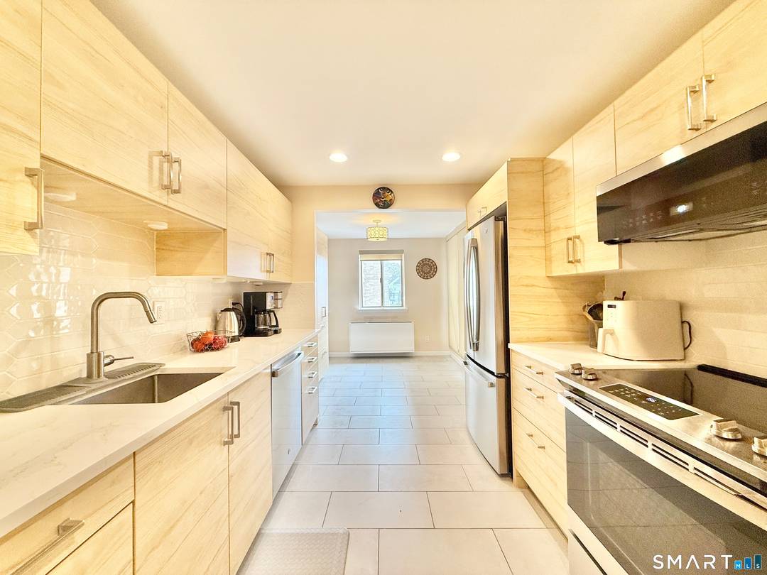 Modern Sophistication Meets New York Grandeur !