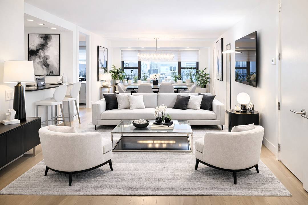 305 East 40th Street, Apartment 3R The Hamilton Sophisticated and spacious convertible 3 bedroom, 2 bath residence in one of Murray Hill's premier full service co ops.
