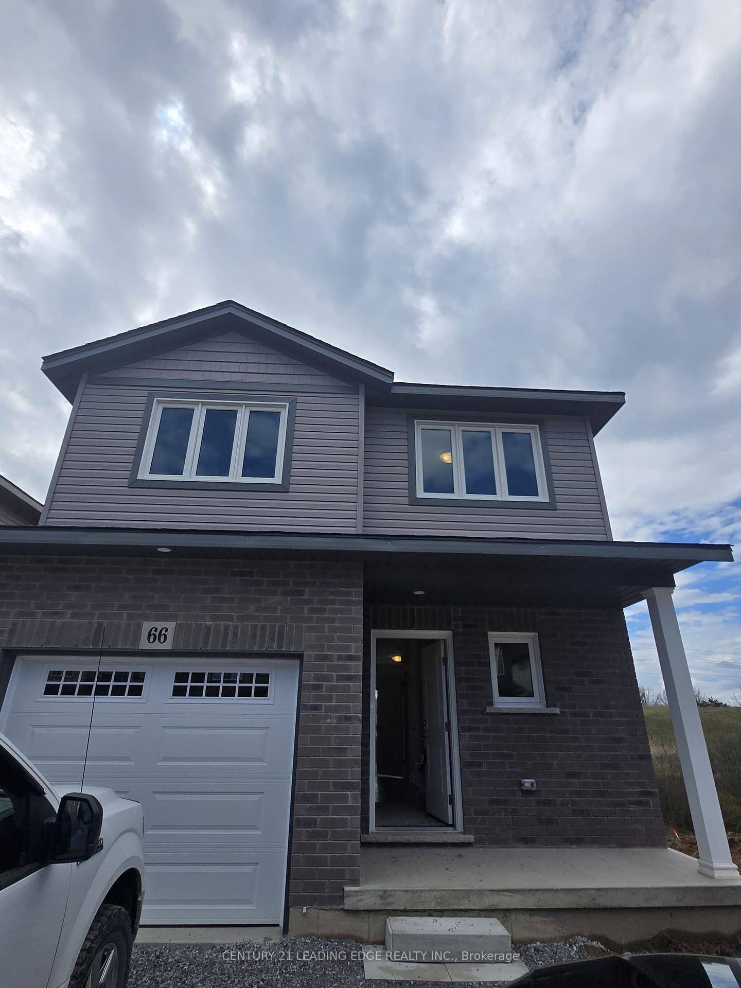 Brand New ! ! ! never lived in beautiful luxury 4 bedroom luxury detached home needs great Tenants in Thorold, Niagara.