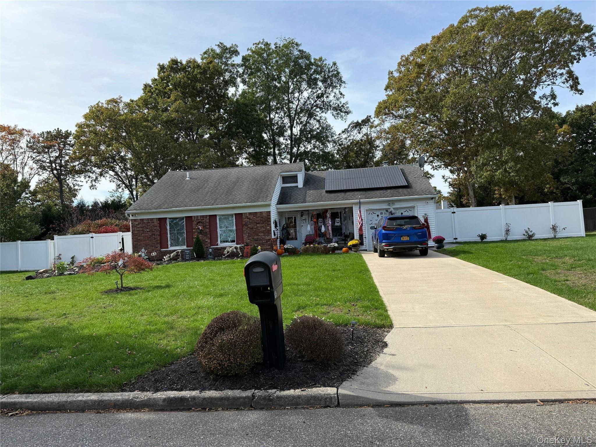 Welcome to 56 Glenmere Lane, a stunning, well maintained home offering comfort, style, and convenience in the heart of Coram !