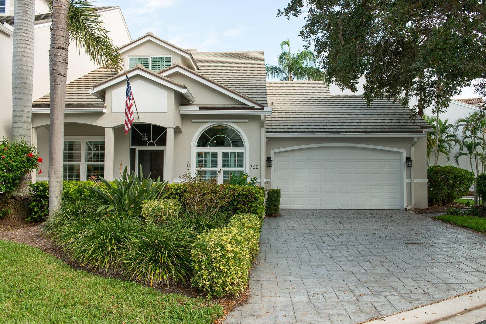 Modern, updated townhouse available for rental in Jupiter Harbour overlooking marina.
