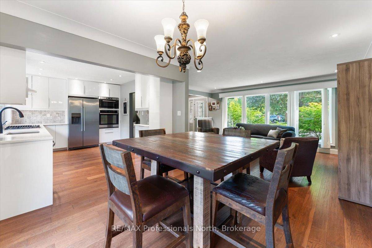 Welcome to this lovely 4 bedroom, 2 bathroom detached home nestled on a family friendly street in Brantford just steps from Greenbrier Public School and minutes to King George Road.