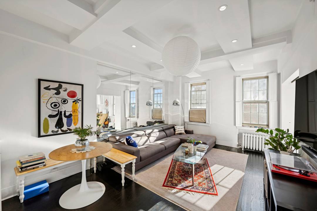 Welcome to Apartment 1609 at 24 Fifth Avenue, an exceptional furnished one bedroom residence set high above Greenwich Village on the coveted Gold Coast.